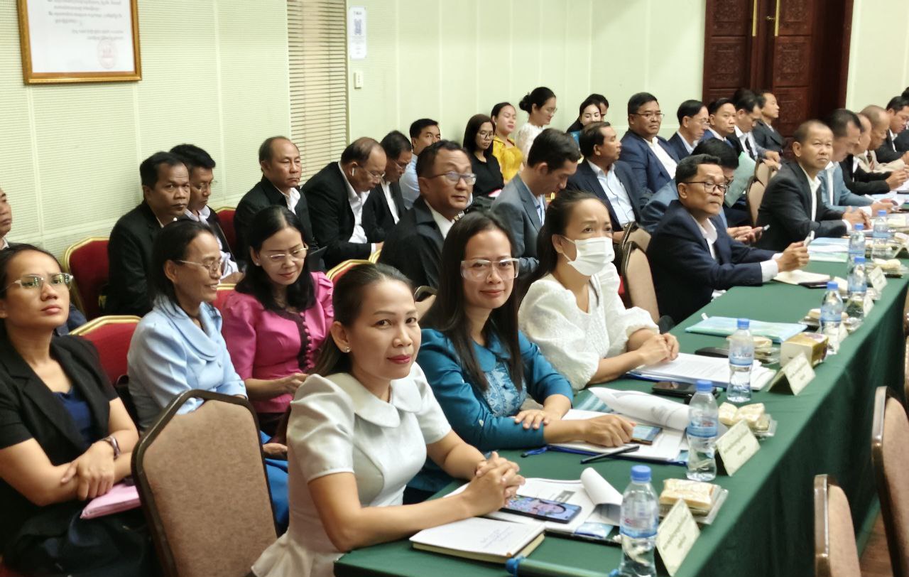 លោកស្រី ឈី វ៉ា អភិបាលរង នៃគណៈអភិបាលខេត្តកោះកុង បានអញ្ជើញចូលរួម ក្នុងកិច្ចប្រជុំពេញអង្គ អាជ្ញាធរជាតិប្រយុទ្ធនឹងជំងឺអេដស៍ លើកទី២ ឆ្នាំ២០២៤