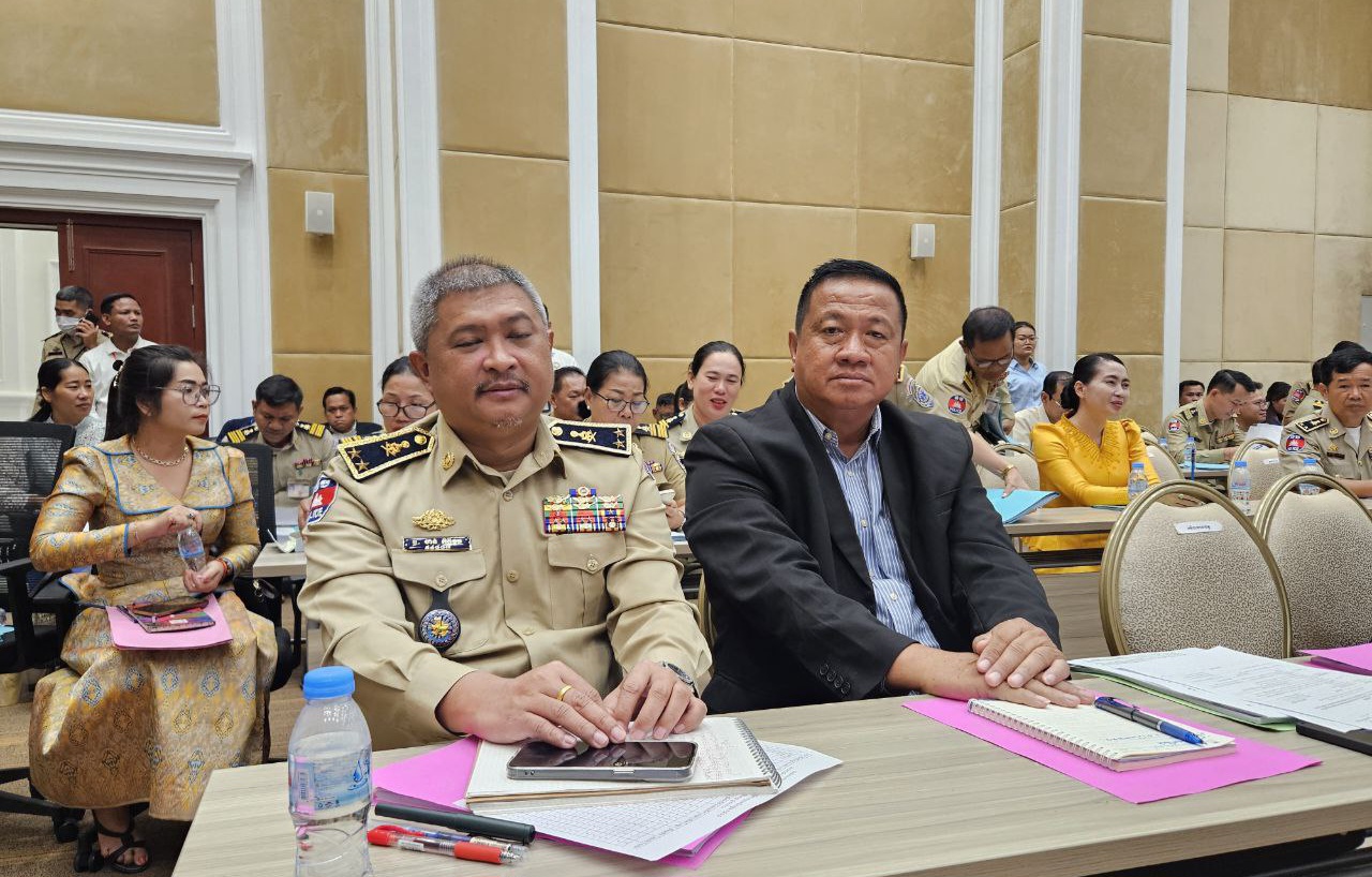 លោក ស្រេង ហុង អភិបាលរង នៃគណៈអភិបាលខេត្តកោះកុង បានអញ្ជើញចូលរួម ក្នុងកិច្ចប្រជុំកម្រិតបច្ចេកទេស ពិនិត្យ ពិភាក្សាឆ្លងរបាយការណ៍ការងារប្រយុទ្ធប្រឆាំងអំពើជួញដូរមនុស្ស ដែលបានអនុវត្តកន្លងមក និងត្រៀមរបាយការណ៍ឆ្នាំ២០២៤ និងលើកទិសដៅការងារឆ្នាំ២០២៥ និងពិនិត្យការរៀបចំផែនការសកម្មភាព្រចាំឆ្នាំសម្រាប់ការអនុវត្តផែនការយុទ្ធសាស្ត្រជាតិ ស្តីពីការប្រយុទ្ធប្រឆាំងអំពើជួញដូរមនុស្សឆ្នាំ២០២៤-២០២៨