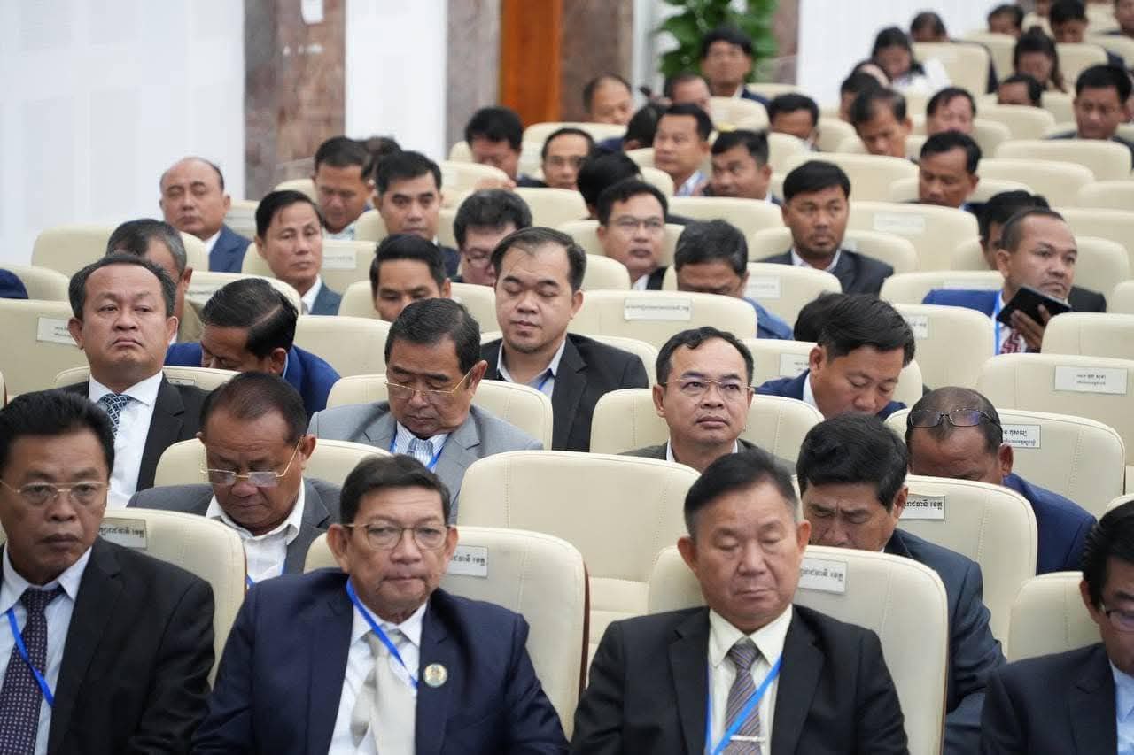 ឯកឧត្តម ថុង ណារុង ប្រធានក្រុមប្រឹក្សាខេត្តកោះកុង និងលោក ឈេង សុវណ្ណដា អភិបាលរង នៃគណៈអភិបាលខេត្ត បានអញ្ជើញចូលរួម ក្នុងពិធីបើកសន្និបាតបូកសរុបលទ្ធផល នៃការអនុវត្តការងារឆ្នាំ២០២៤ និងលើកទិសដៅការងារឆ្នាំ២០២៥ របស់ក្រសួងរៀបចំដែនដី នគរូបនីយកម្ម និងសំណង់
