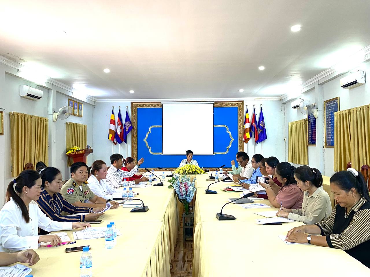 គណៈកម្មាធិការពិគ្រោះយោបល់ស្ត្រី និងកុមារក្រុងខេមរភូមិន្ទ បានបើកកិច្ចប្រជុំសាមញ្ញលើកទី៤ ឆ្នាំទី១ អាណត្តិទី៤ ប្រចាំខែវិច្ឆិកា ឆ្នាំ២០២៤ ក្រោមអធិបតីភាពលោកស្រី ហេង សុភី ប្រធានគណៈកម្មាធិការពិគ្រោះយោបល់ស្ត្រី និងកុមារក្រុងខេមរភូមិន្ទ
