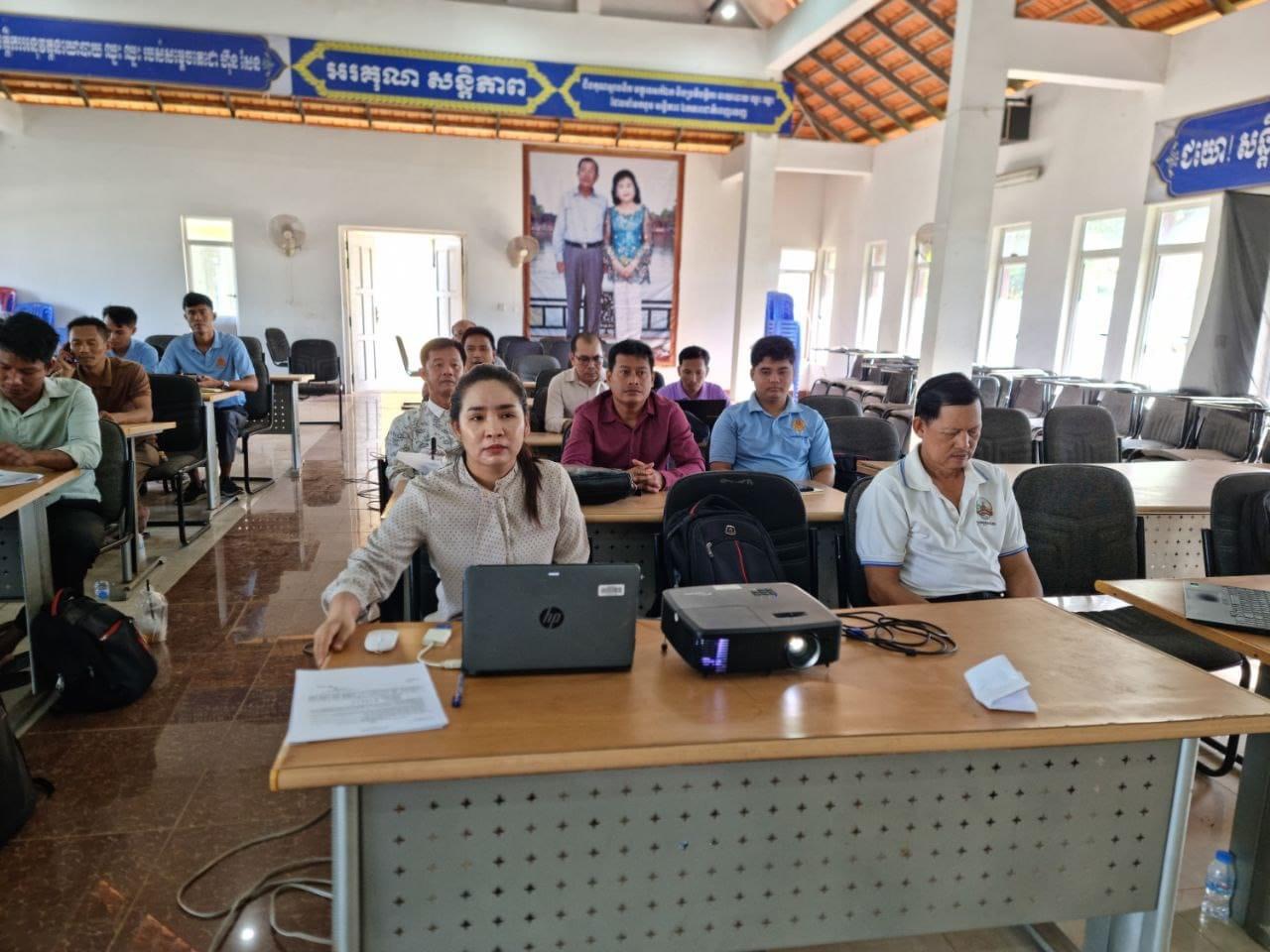 លោក ម៉េស ឈុន ប្រធានការិយាល័យអប់រំ យុវជន និងកីឡា បានដឹកនាំ អនុប្រធាន មន្រ្តីការិយាល័យ និងលោកនាយកសាលាបឋមសិក្សាទាំង១៨ នៃស្រុកបូទុមសាគរ ចូលរួមប្រជុំវគ្គបណ្តុះបណ្តាល និងការធ្វើបច្ចុប្បន្នភាពរចនាសម្ព័ន្ធ និងទិន្នន័យមន្ត្រីក្នុងវិស័យអប់រំ ឆ្នាំសិក្សា ២០២៤-២០២៥ តាមប្រព័ន្ធអនឡាញ (Zoom)