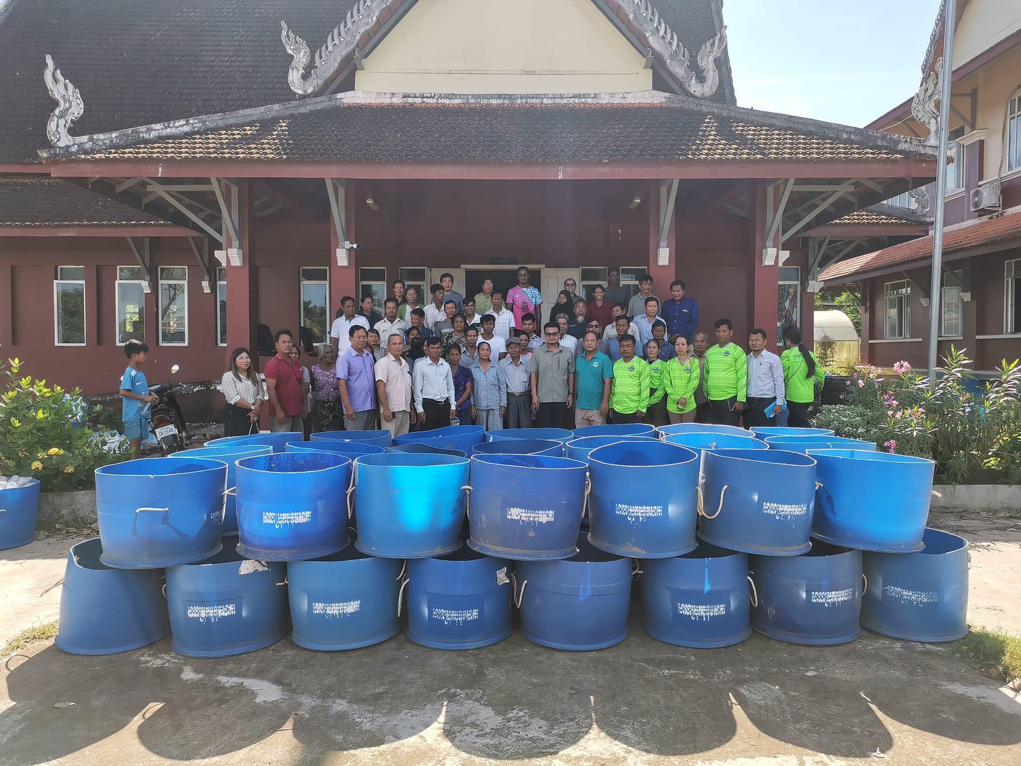 លោក ក្រូច បូរីសីហា អភិបាល នៃគណៈអភិបាលស្រុក បានអញ្ជើញជាអធិបតីក្នុងពិធីសំណេះសំណាល និងផ្សព្វផ្សាយអំពីអនាម័យបរិស្ថានជាមួយប្រជាពលរដ្ឋដែលមានលំនៅឋានតាមបណ្ដោយដងព្រែកអណ្ដូងទឹក ស្រុកបូទុមសាគរ ខេត្តកោះកុង ក្នុងការរក្សាទុកដាក់កាកសំណល់ សំរាមឱ្យមាន របៀបត្រឹមត្រូវ និងមានអនាម័យ ជាការចូលរួមសហការដ៏ធំមួយចំណែកជាមួយអាជ្ញាធរ និង អ្នកប្រមូលសំរាម ដើម្បីភូមិយើង សហគមន៍យើង មានអនាន័យល្អ បរិស្ថាន ស្អាត មានសណ្តាប់ធ្នាប់ល្អ