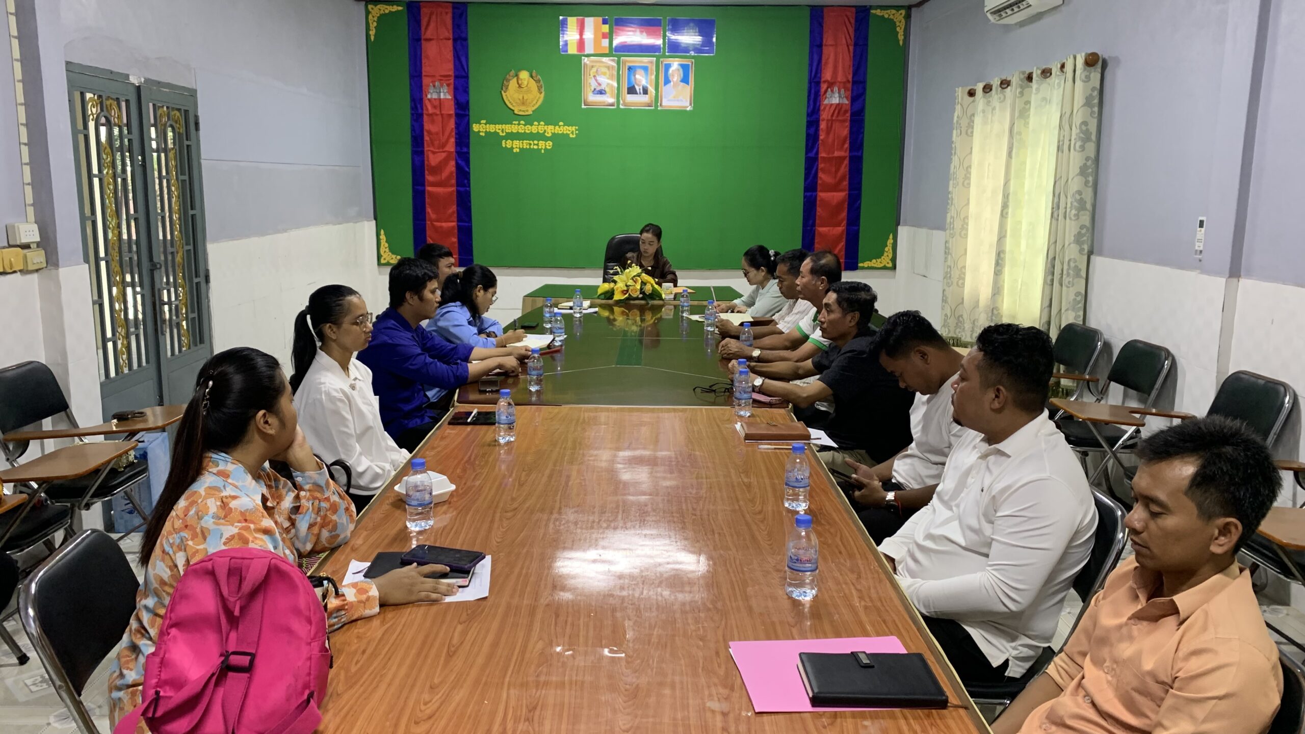 លោកស្រី​ សម្បូរ​ ដាលីន​ អនុប្រធានមន្ទីរ​ តំណាងលោកស្រីប្រធានមន្ទីរ​ បានបេីកកិច្ចប្រជុំស្ដីពី​ របាយការណ៍​ប្រចាំខែវិច្ឆិកា​ និងលេីកទិសដៅការងារក្នុងខែបន្ទាប់
